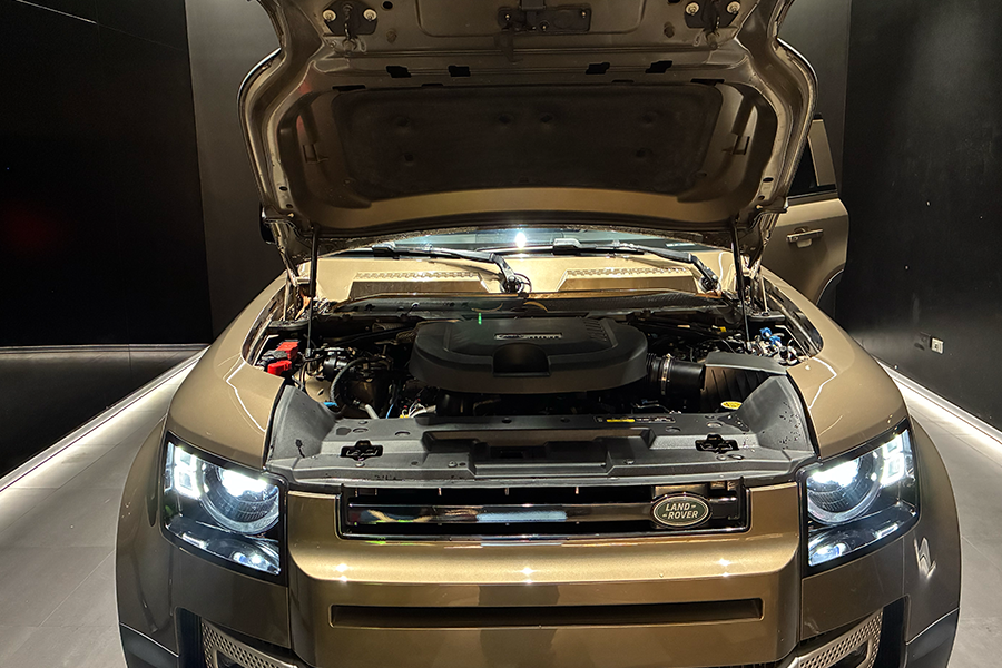 DEFENDER 110 D300 HSE